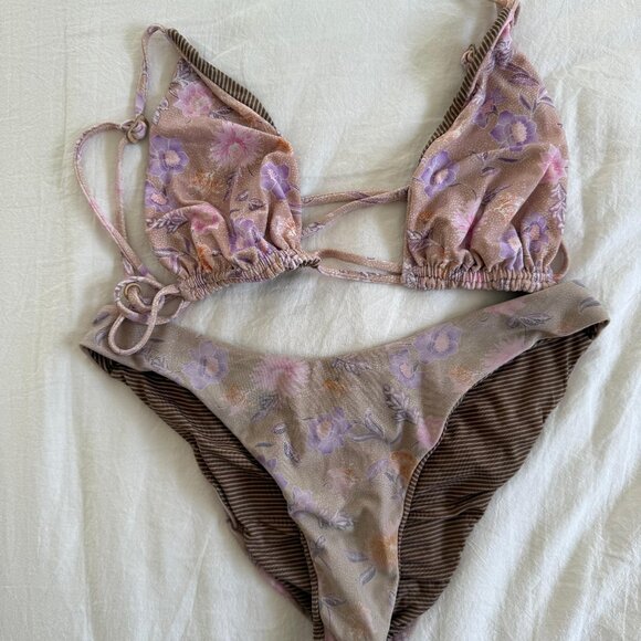ACACIA Floral Bikini Set Size Small/Medium - Picture 1 of 3